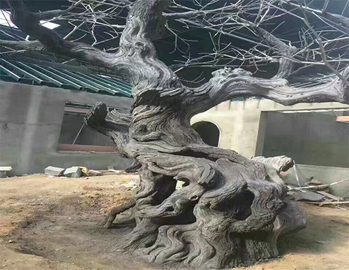 假树雕塑